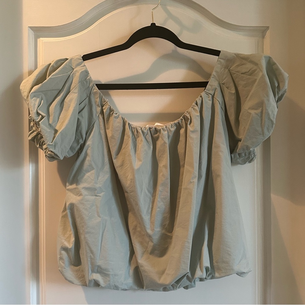 ASTR THE LABEL PUFF SLEEVE TOP